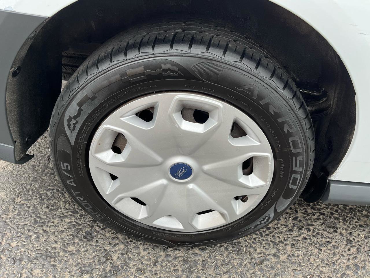 Used 2016 Ford Transit Connect XL image 12