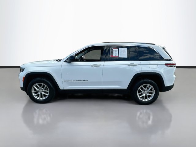 Used 2023 Jeep Grand Cherokee Laredo AWD/4WD image 9
