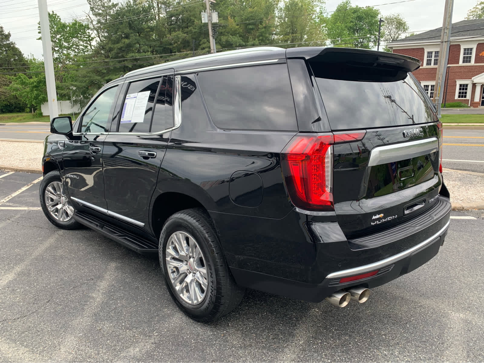 Used 2021 GMC Yukon Denali AWD/4WD image 4