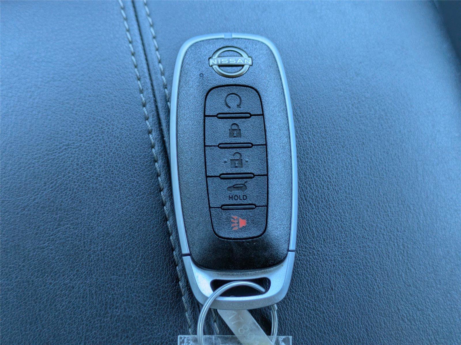 Used 2025 Nissan Pathfinder SV AWD/4WD image 32