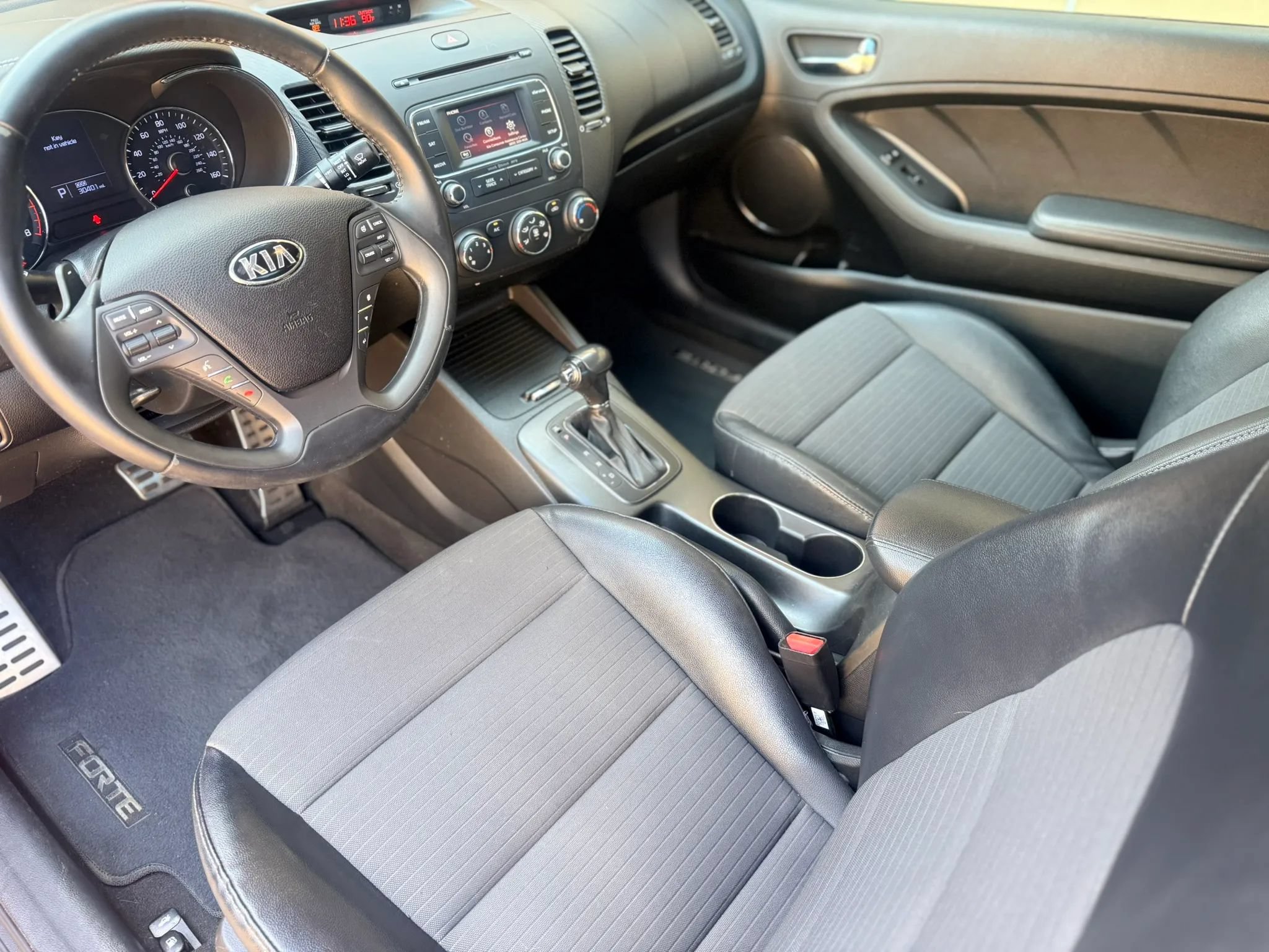 Used 2015 Kia Forte Koup SX FWD image 17