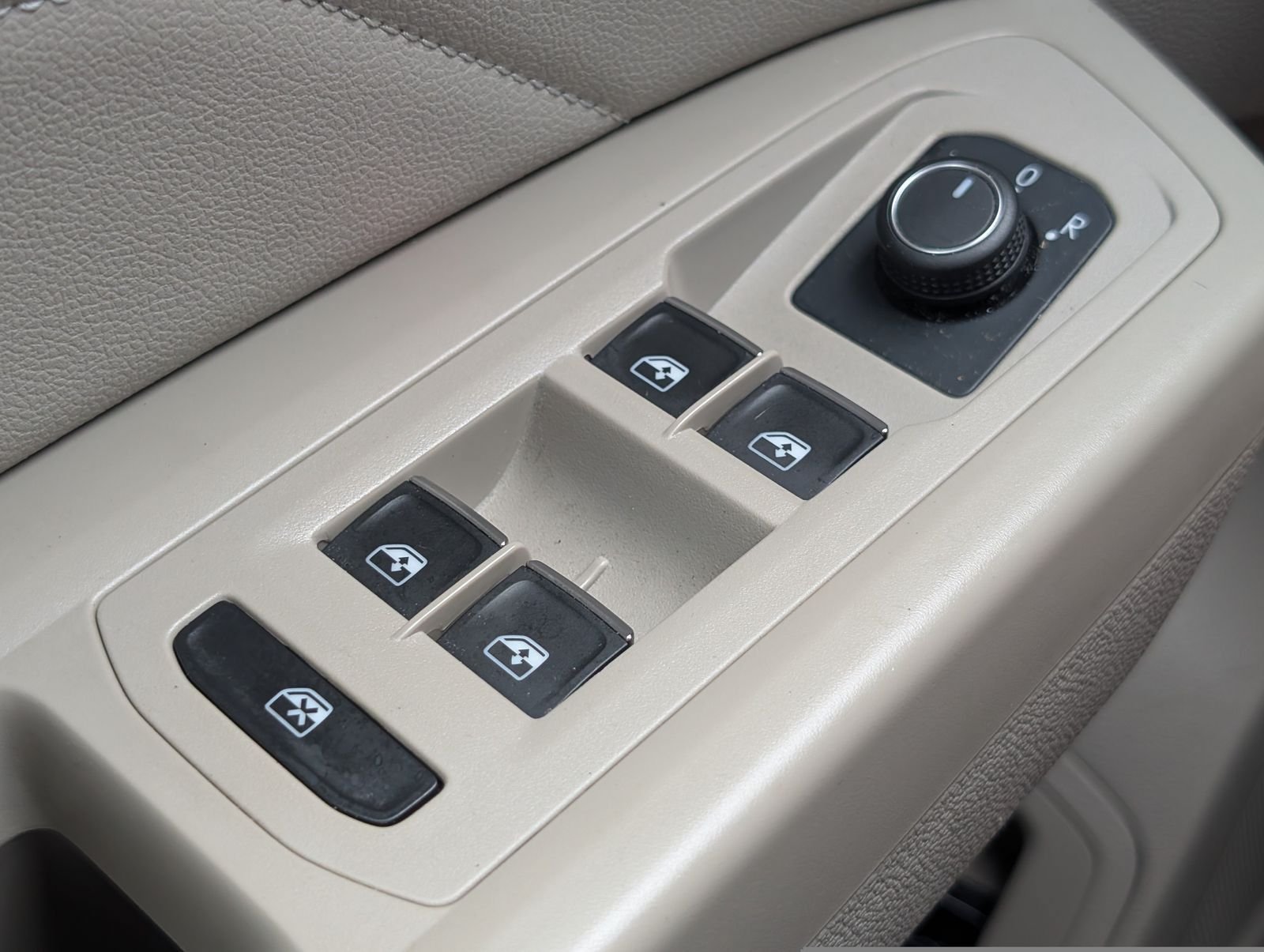 Used 2021 Volkswagen Atlas SEL FWD image 23