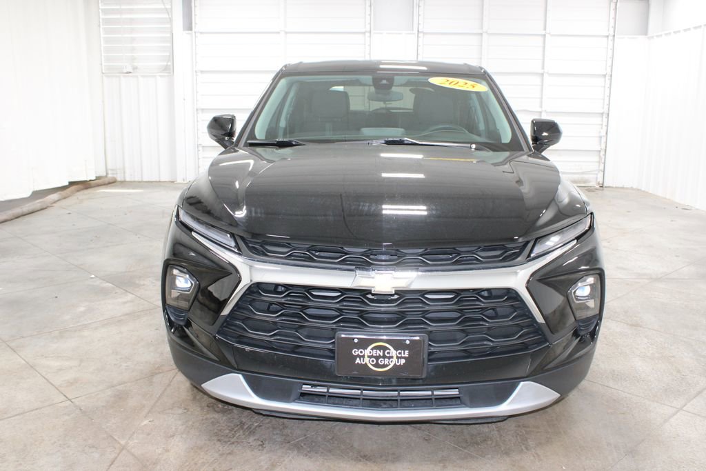 Used 2025 Chevrolet Blazer LT image 3