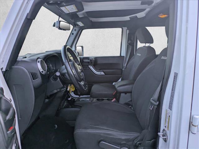 Used 2018 Jeep Wrangler Unlimited Sahara w/ Connectivity Group image 11