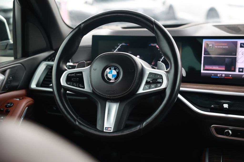 Used 2024 BMW X5 sDrive40i w/ M Sport Package RWD image 30