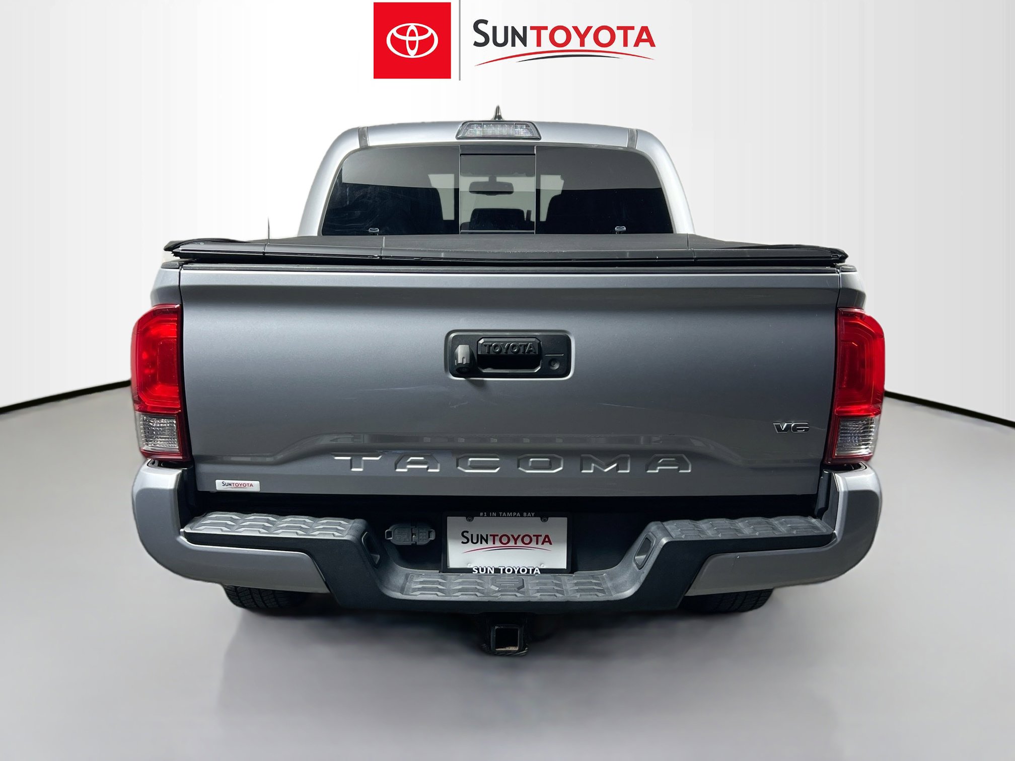 Used 2017 Toyota Tacoma TRD Sport w/ Tow Package (A/T) image 5