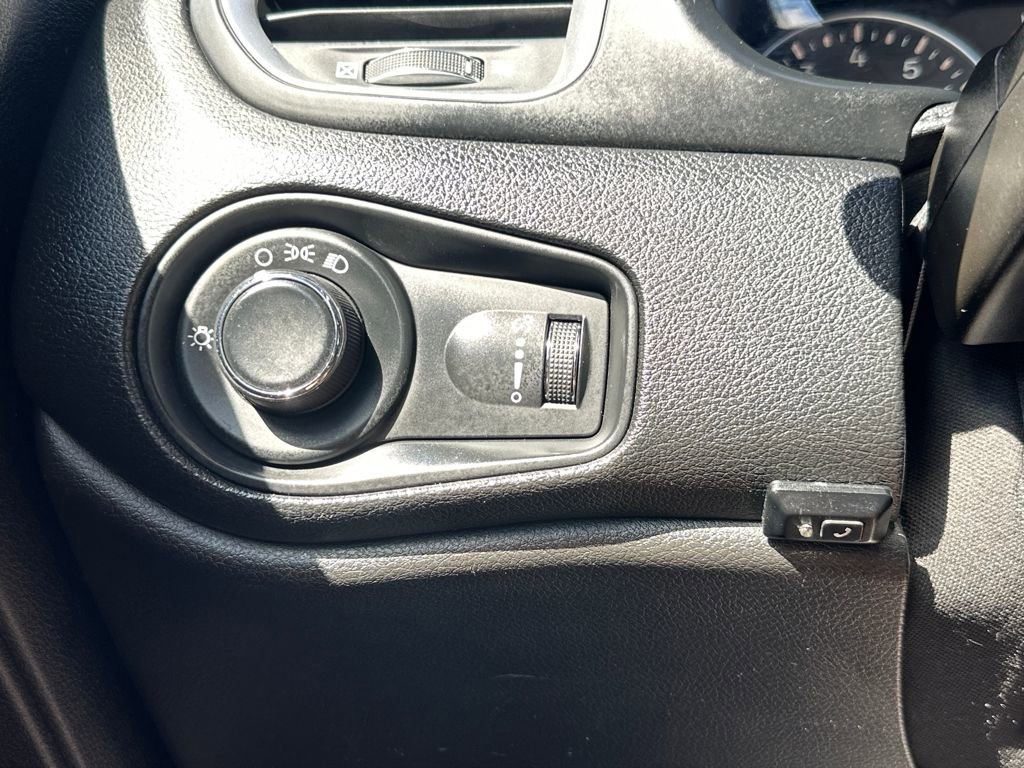 Used 2020 Jeep Renegade Sport w/ UConnect 7.0 Group image 27
