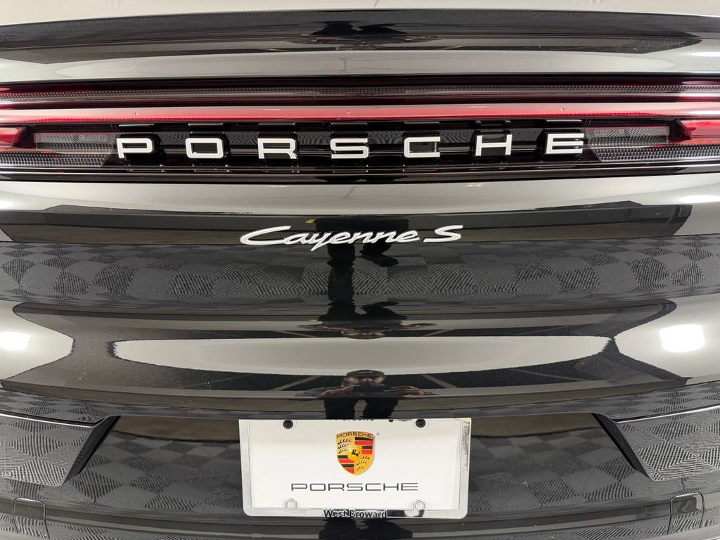 Used 2026 Porsche Cayenne S AWD/4WD image 14