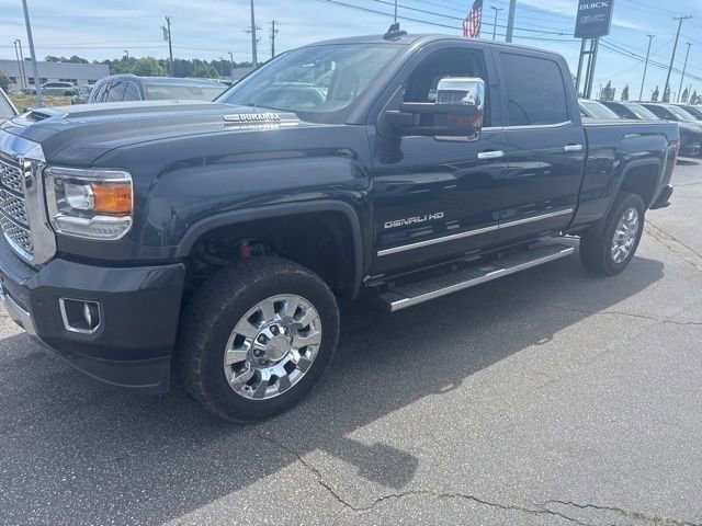 Used 2018 GMC Sierra 2500 Denali w/ Duramax Plus Package AWD/4WD image 8