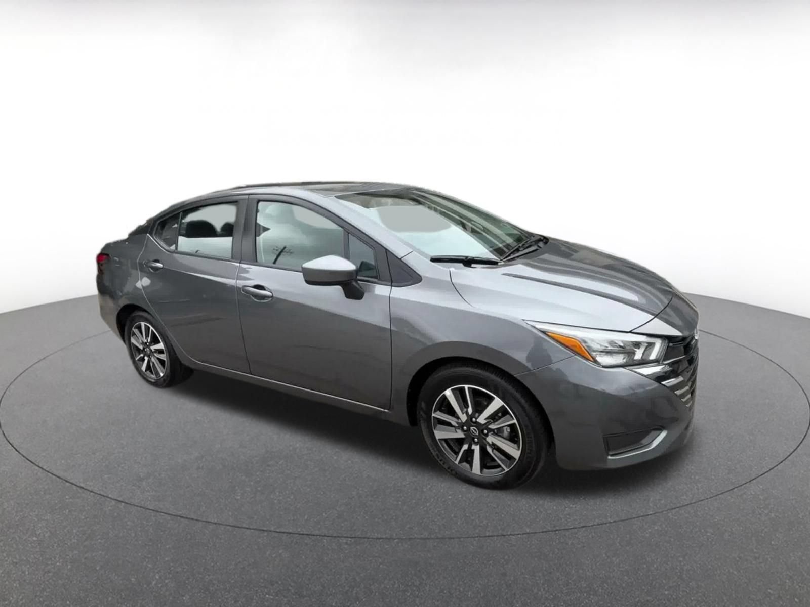 Used 2025 Nissan Versa SV FWD image 2