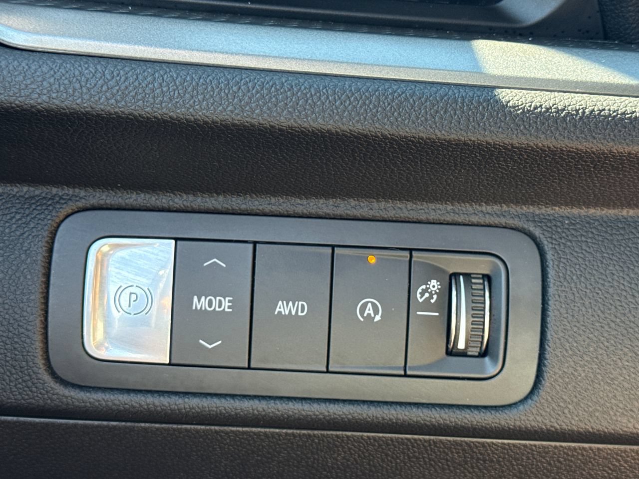 Used 2025 Chevrolet Traverse LT AWD/4WD image 17