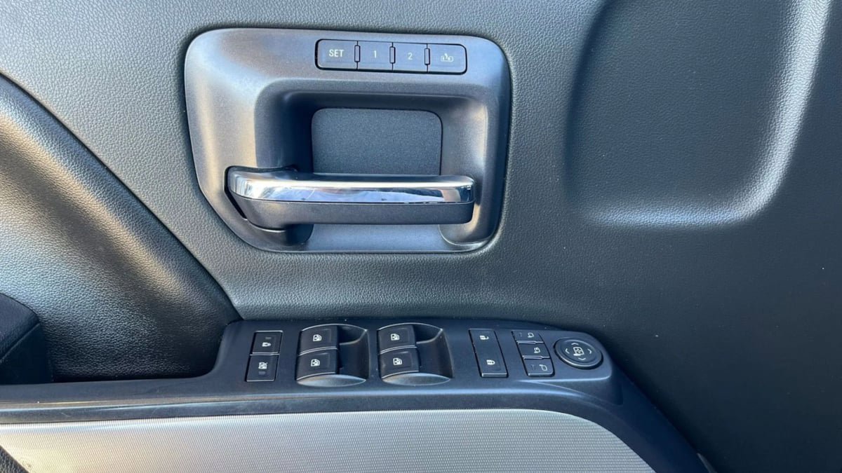 Used 2015 Chevrolet Silverado 2500 LTZ w/ Duramax Plus Package AWD/4WD image 60