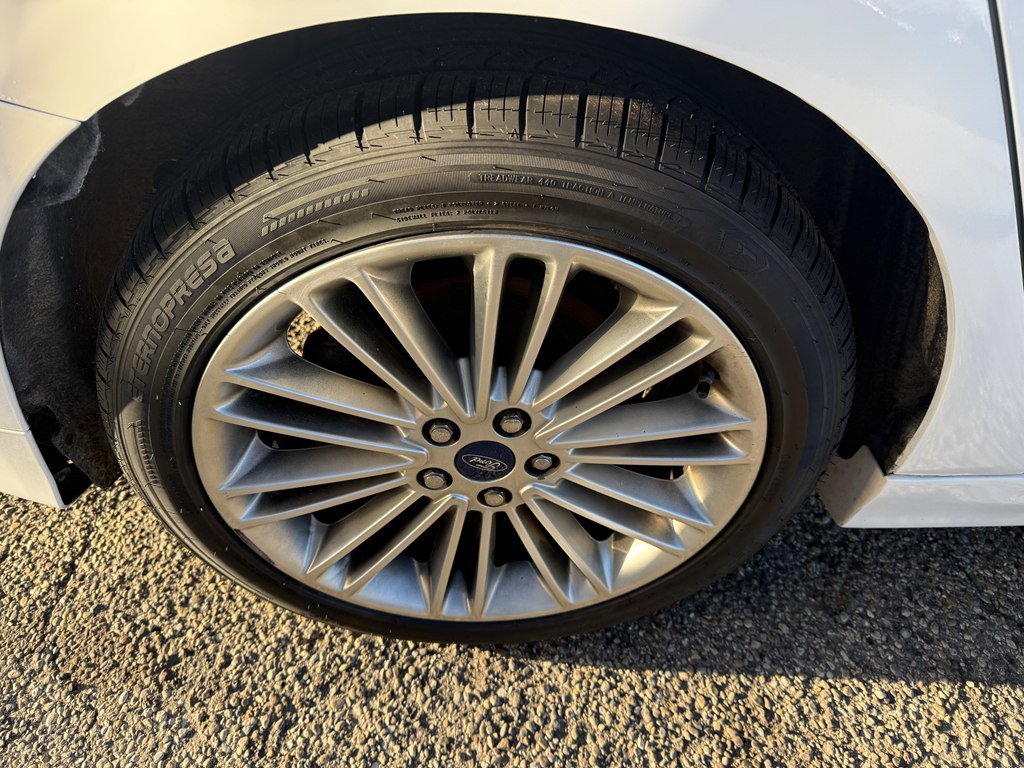 Used 2015 Ford Fusion SE w/ Equipment Group 202A image 8