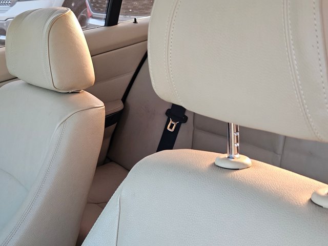 Used 2008 BMW 335i Sedan w/ Premium Pkg RWD image 13