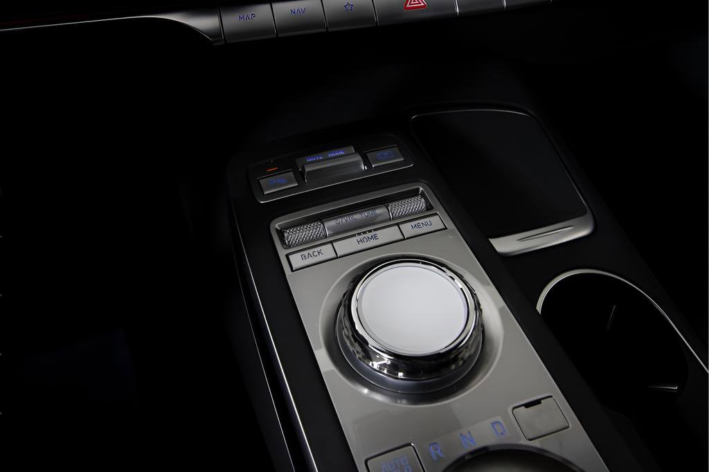 Used 2025 Genesis GV70 3.5T Sport w/ Sport Prestige Package AWD/4WD image 31