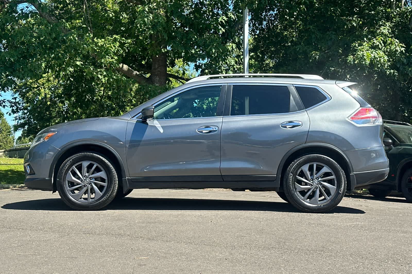 Used 2016 Nissan Rogue SL w/ SL Premium Package AWD/4WD image 5