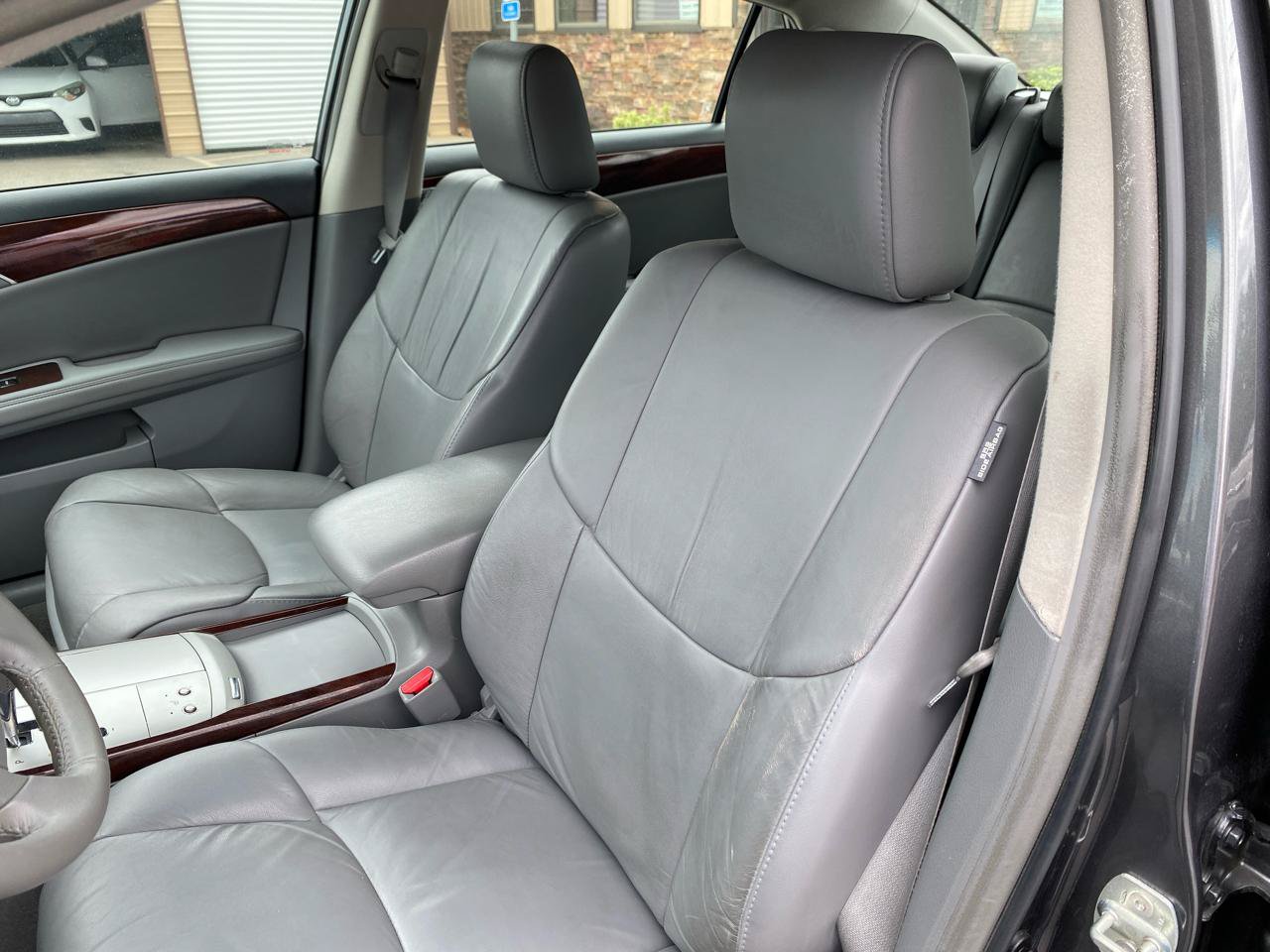 Used 2010 Toyota Avalon FWD image 6