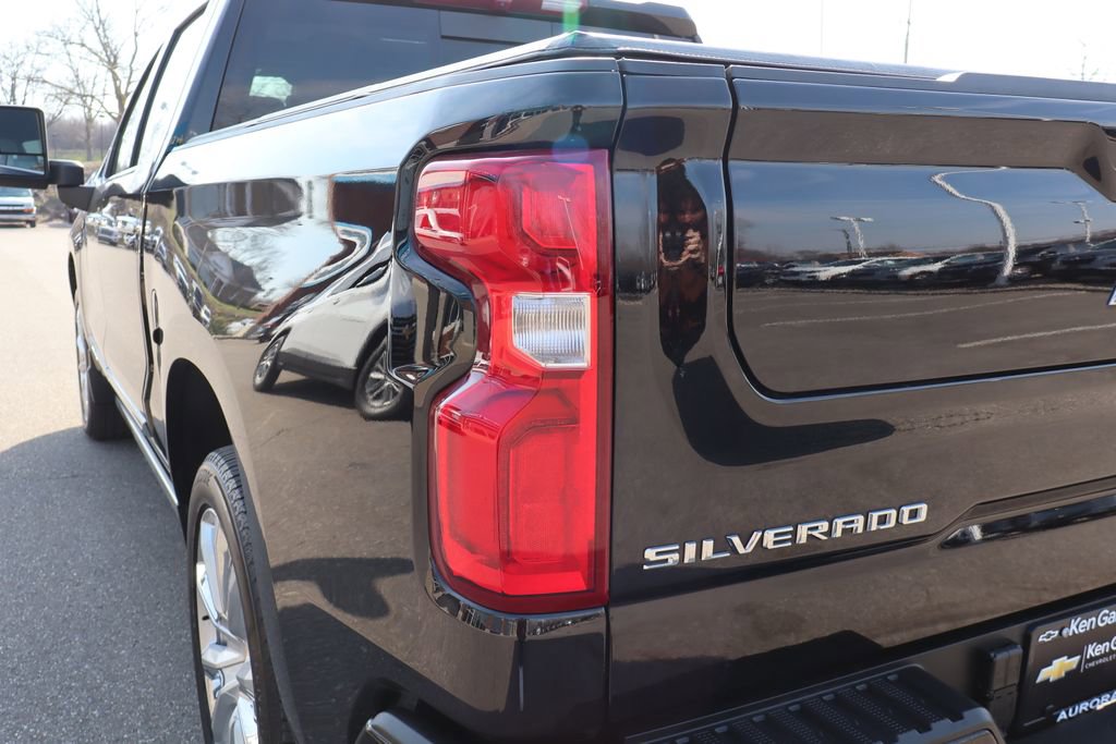 Used 2025 Chevrolet Silverado 1500 High Country w/ High Country Premium Package image 36