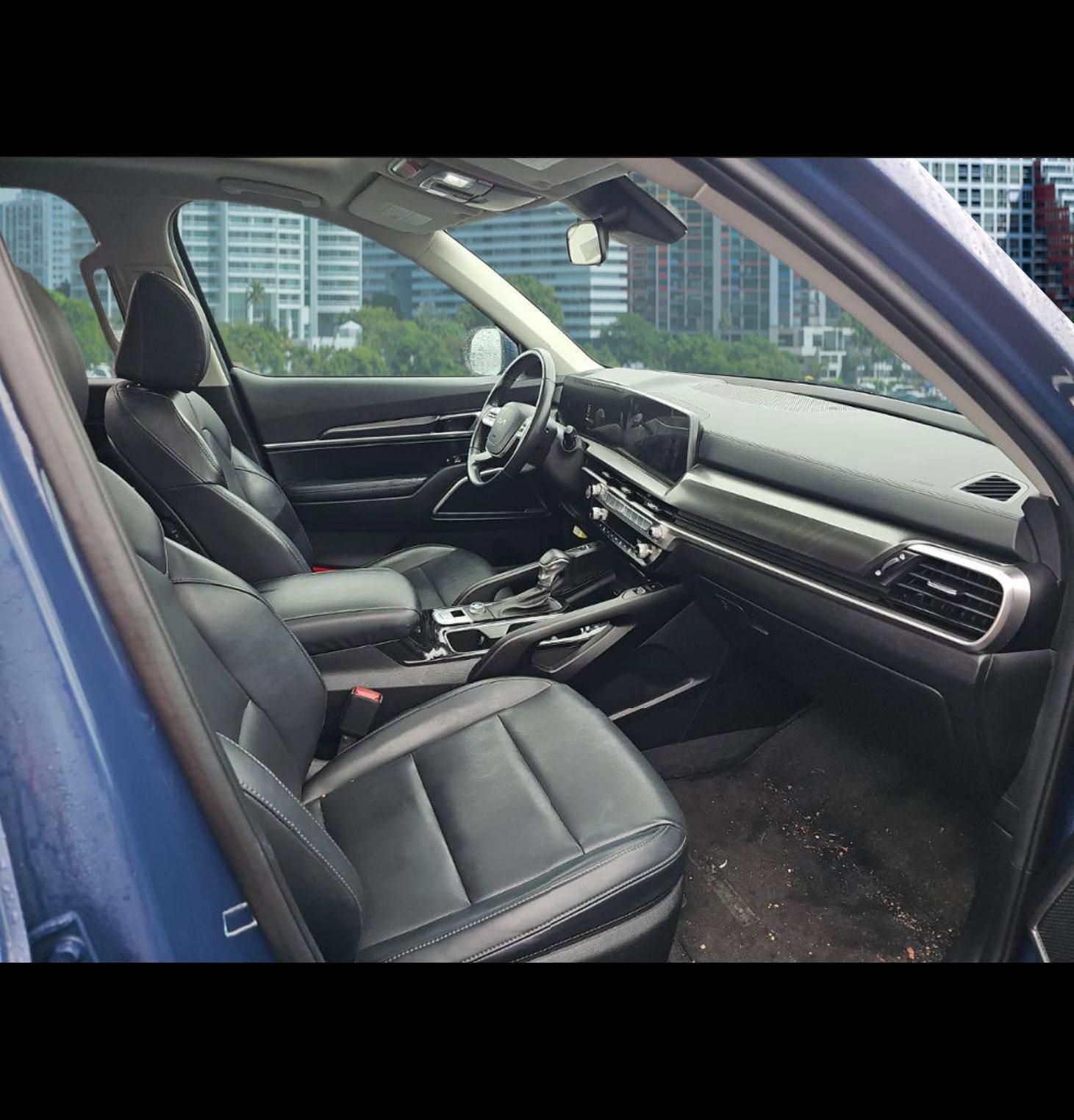 Used 2025 Kia Telluride S FWD image 14