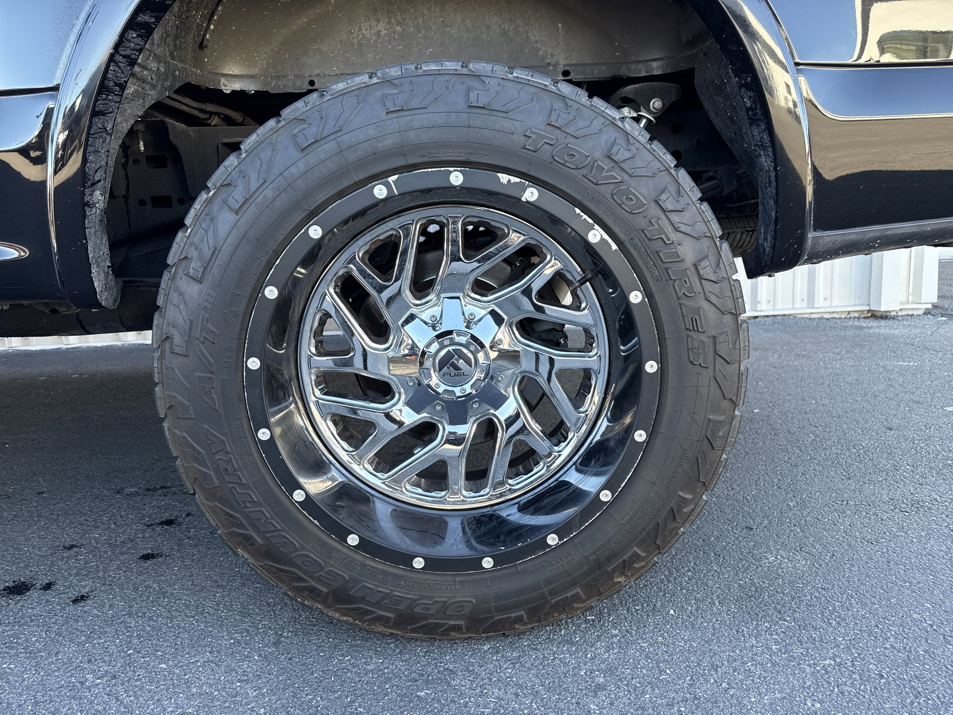 Used 2018 Ford F150 Platinum w/ Equipment Group 701A Luxury image 3