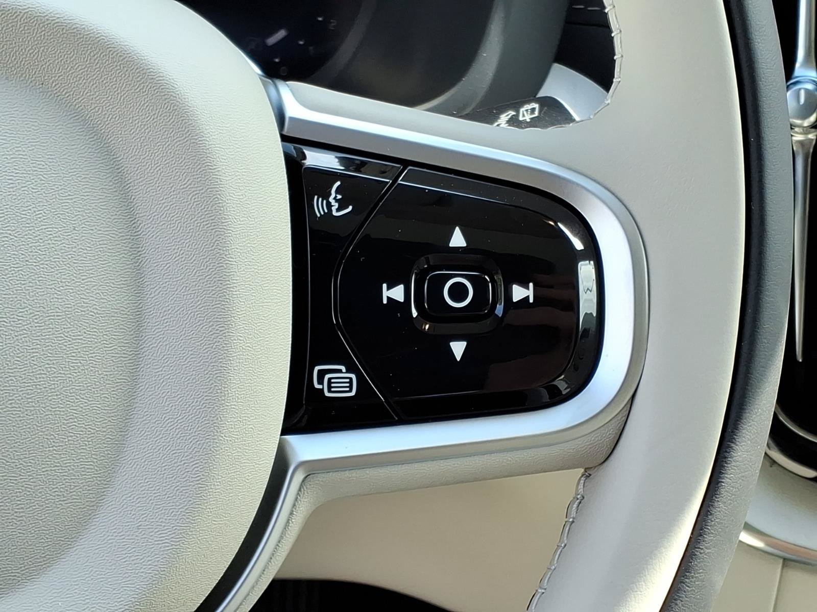 New 2026 Volvo XC60 T8 Ultra w/ Protection Package Premier AWD/4WD image 21