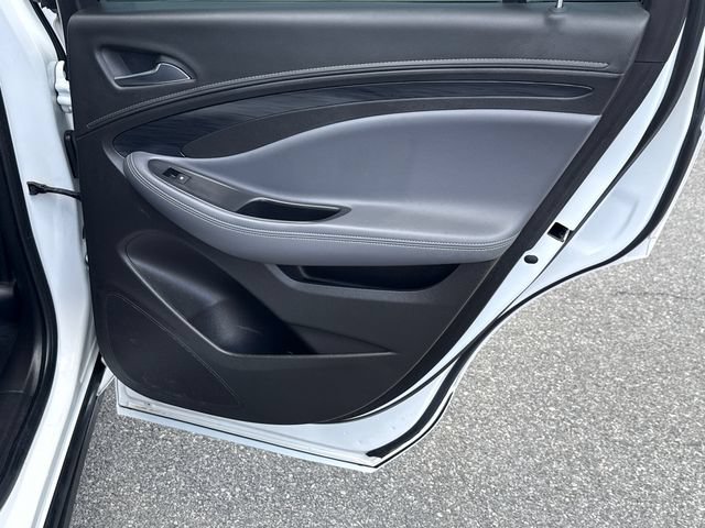Used 2020 Buick Envision Essence FWD image 16