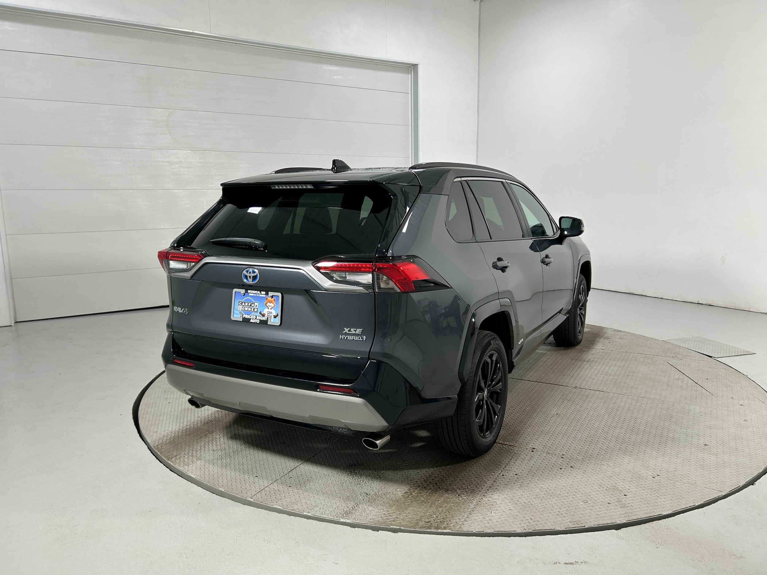 Used 2024 Toyota RAV4 XSE AWD/4WD image 36