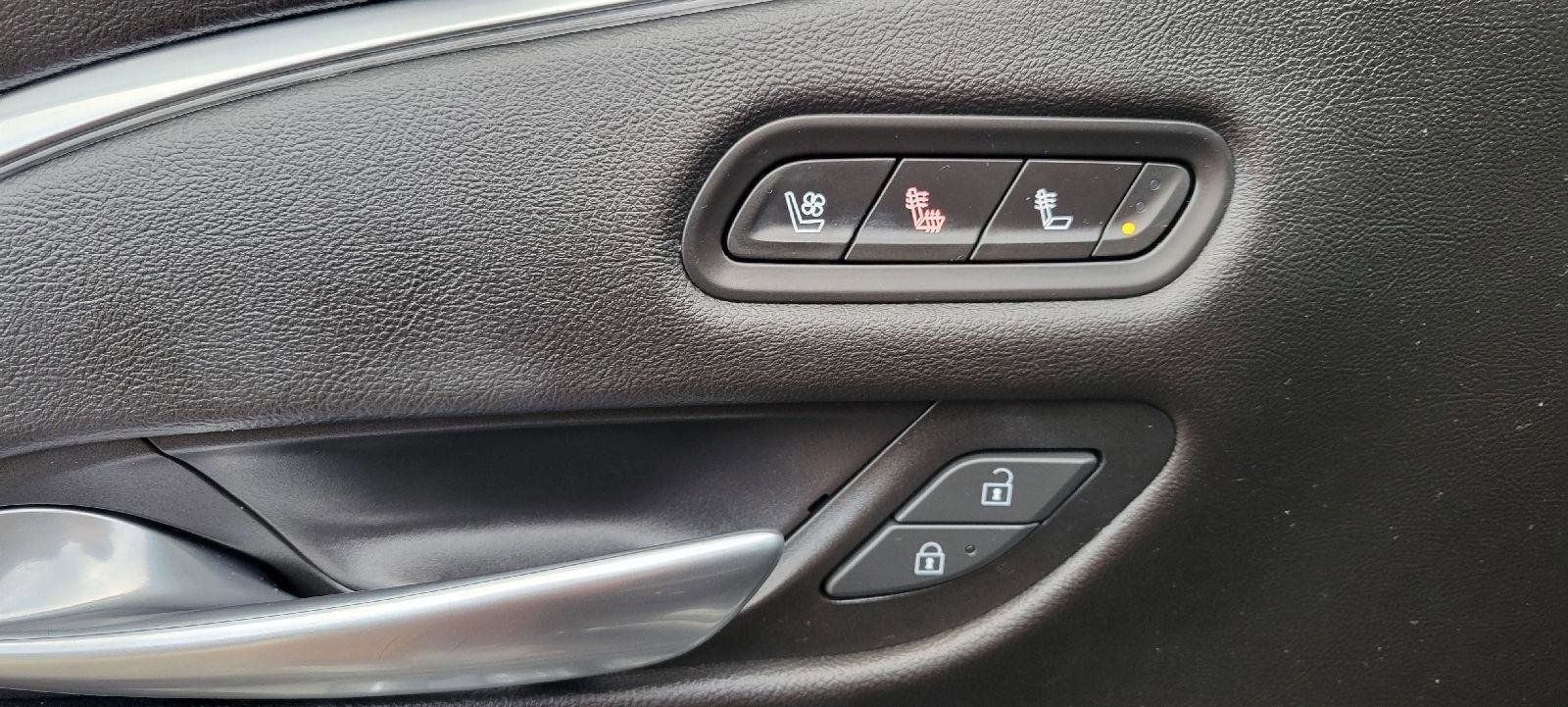 Used 2023 Cadillac Escalade Premium Luxury image 8