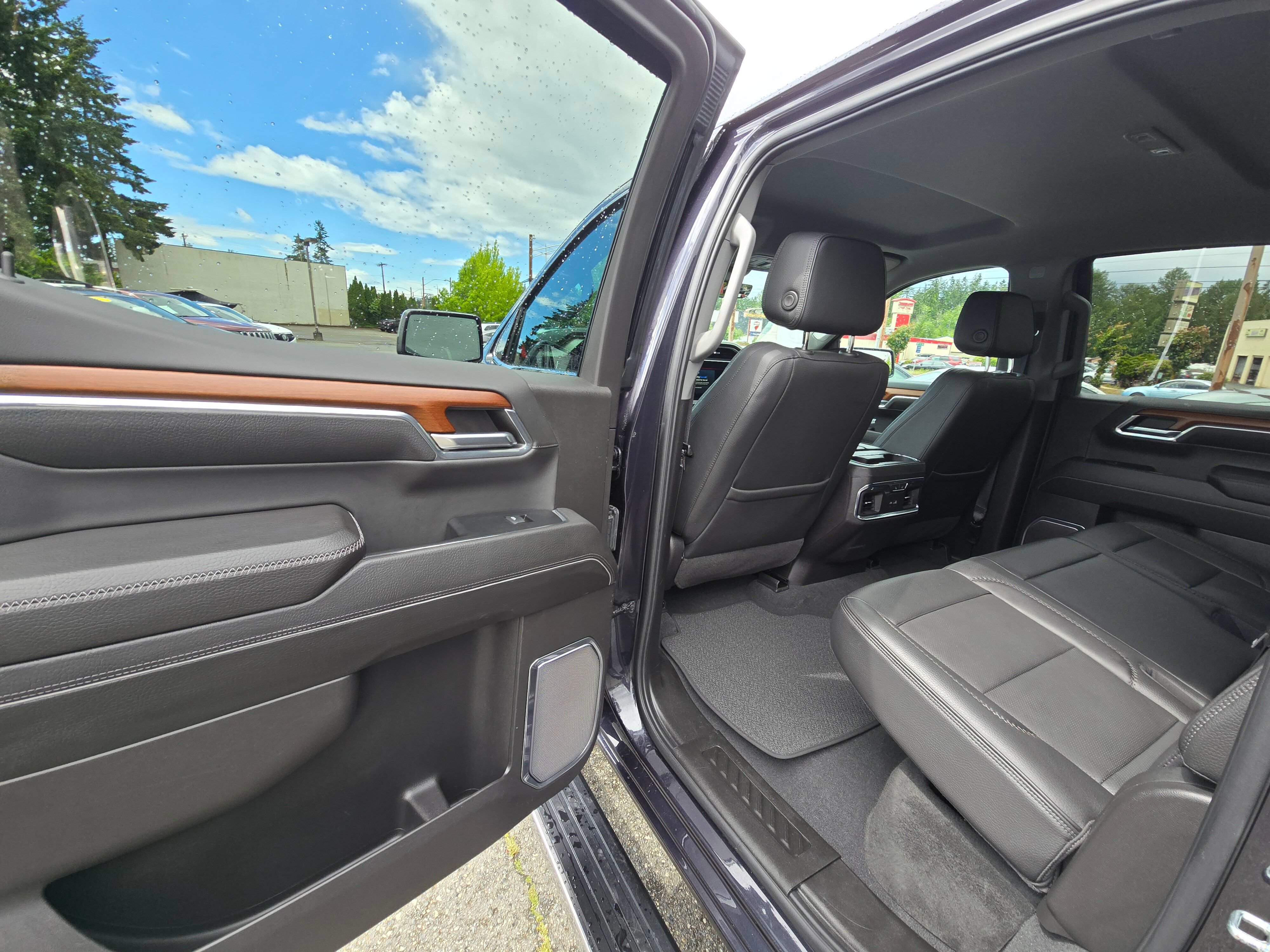Used 2023 GMC Sierra 1500 Denali w/ Technology Package AWD/4WD image 15