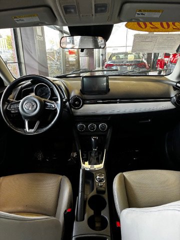 Used 2020 Toyota Yaris XLE image 50