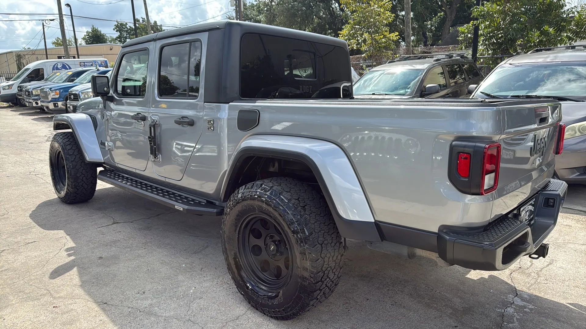 Used 2021 Jeep Gladiator Sport image 5