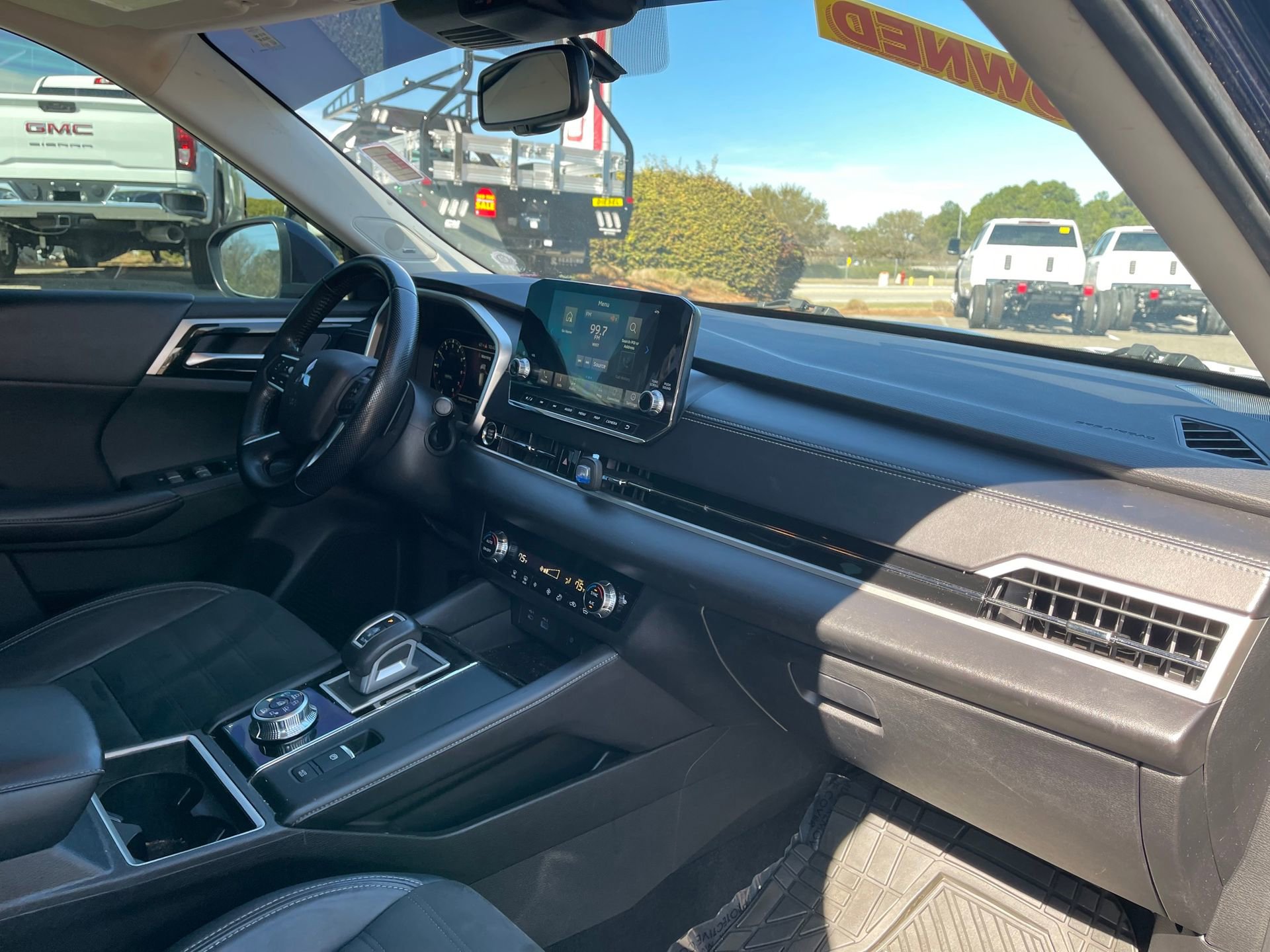 Used 2022 Mitsubishi Outlander SEL Black Edition image 29