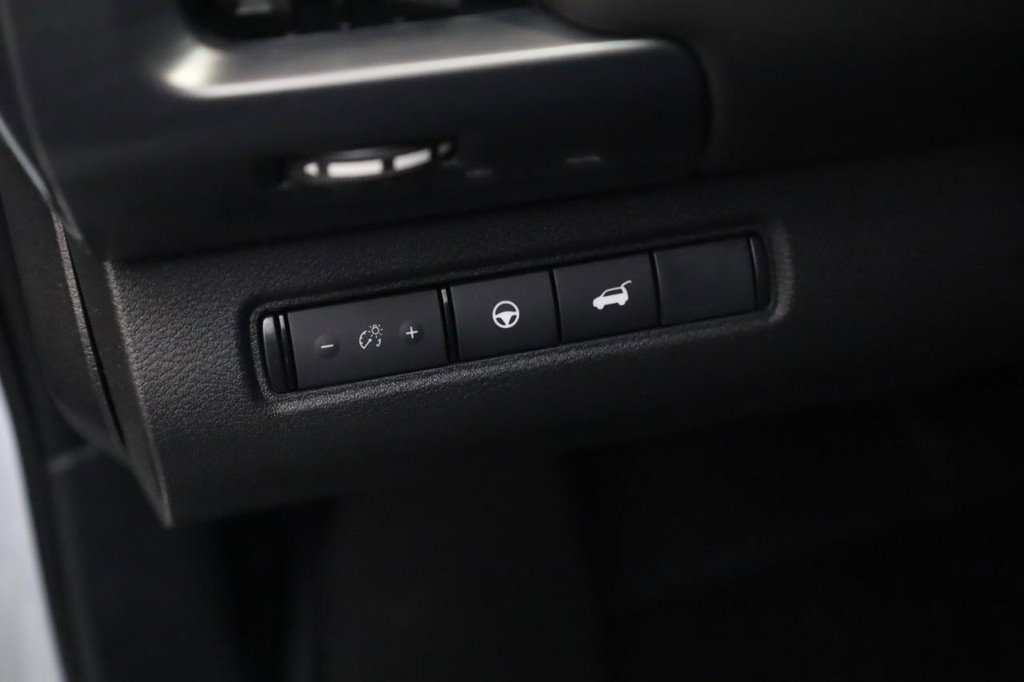 New 2026 Nissan Pathfinder SL w/ SL Premium Package image 11