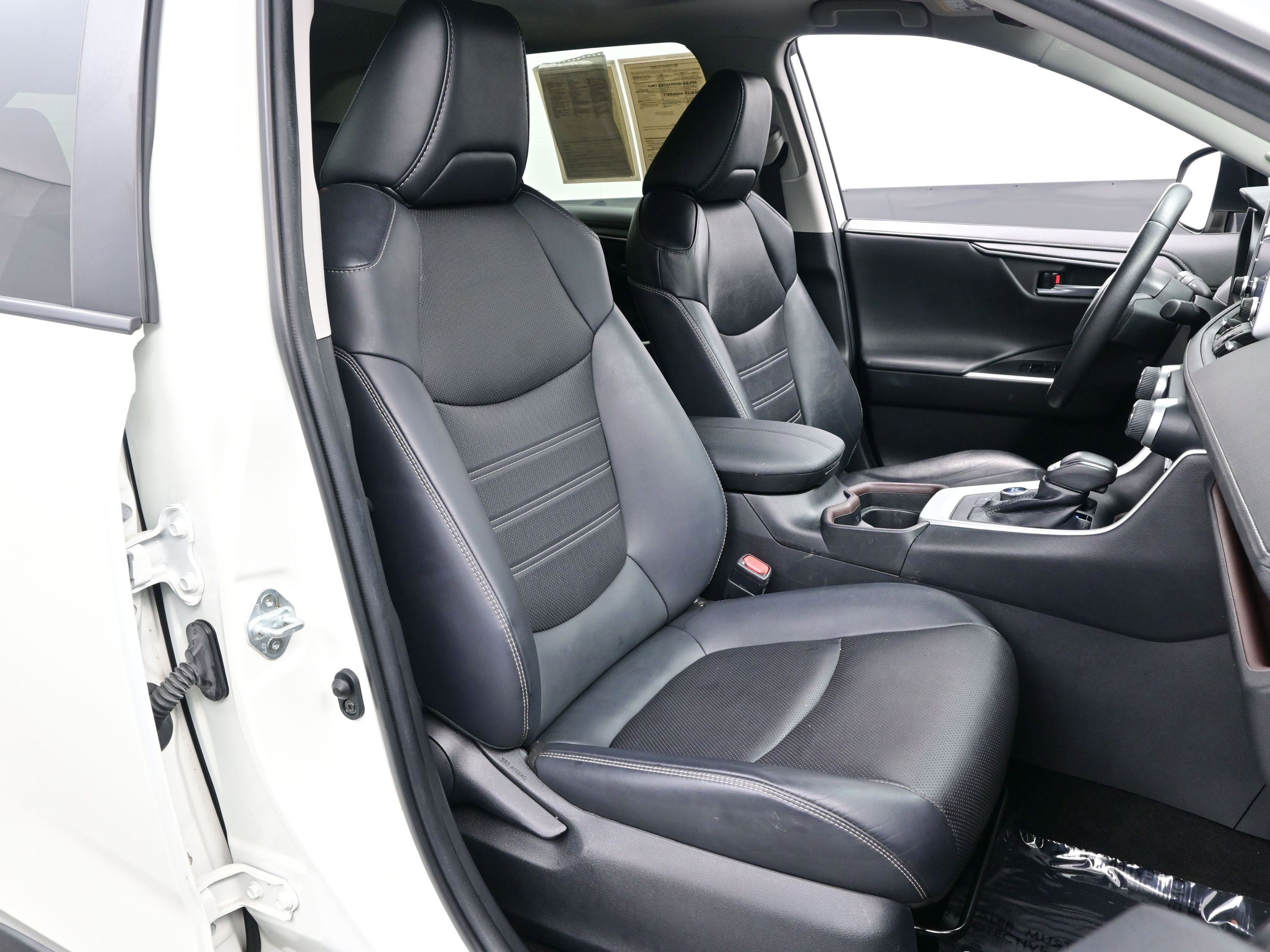 Used 2021 Toyota RAV4 Limited image 14