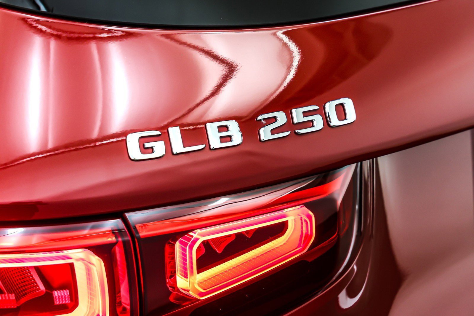 Used 2021 Mercedes-Benz GLB 250 4MATIC image 10