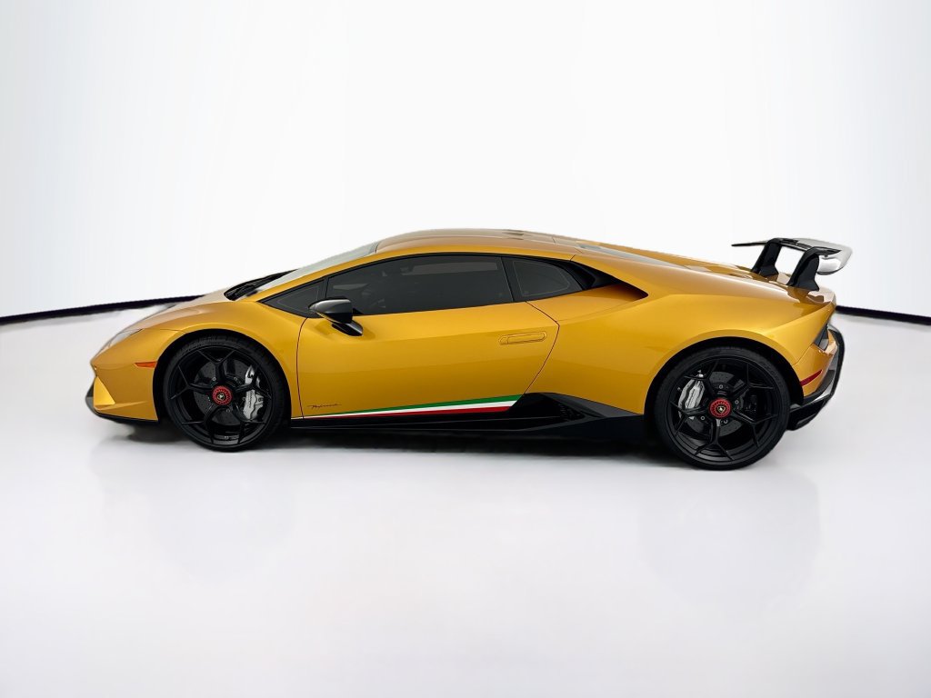 Used 2018 Lamborghini Huracan Performante AWD/4WD image 8