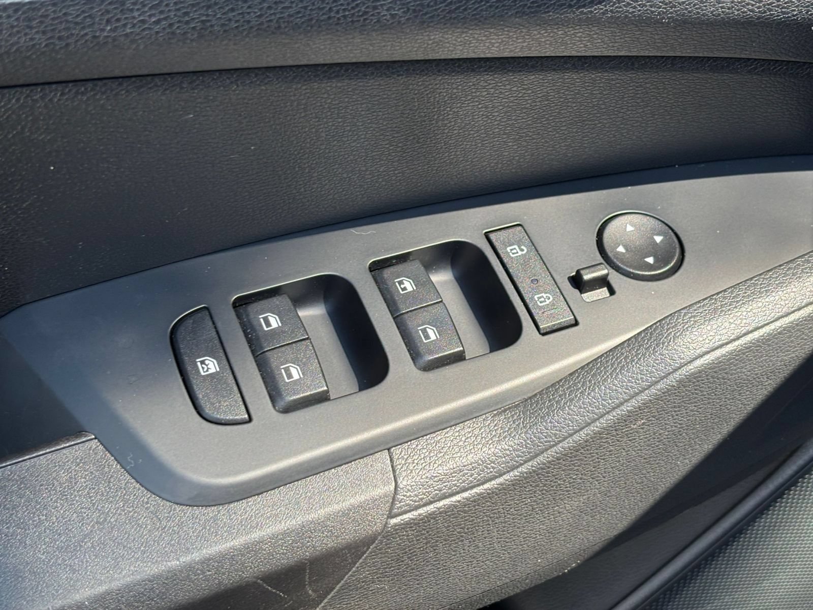 Used 2025 Kia Sportage LX FWD image 18