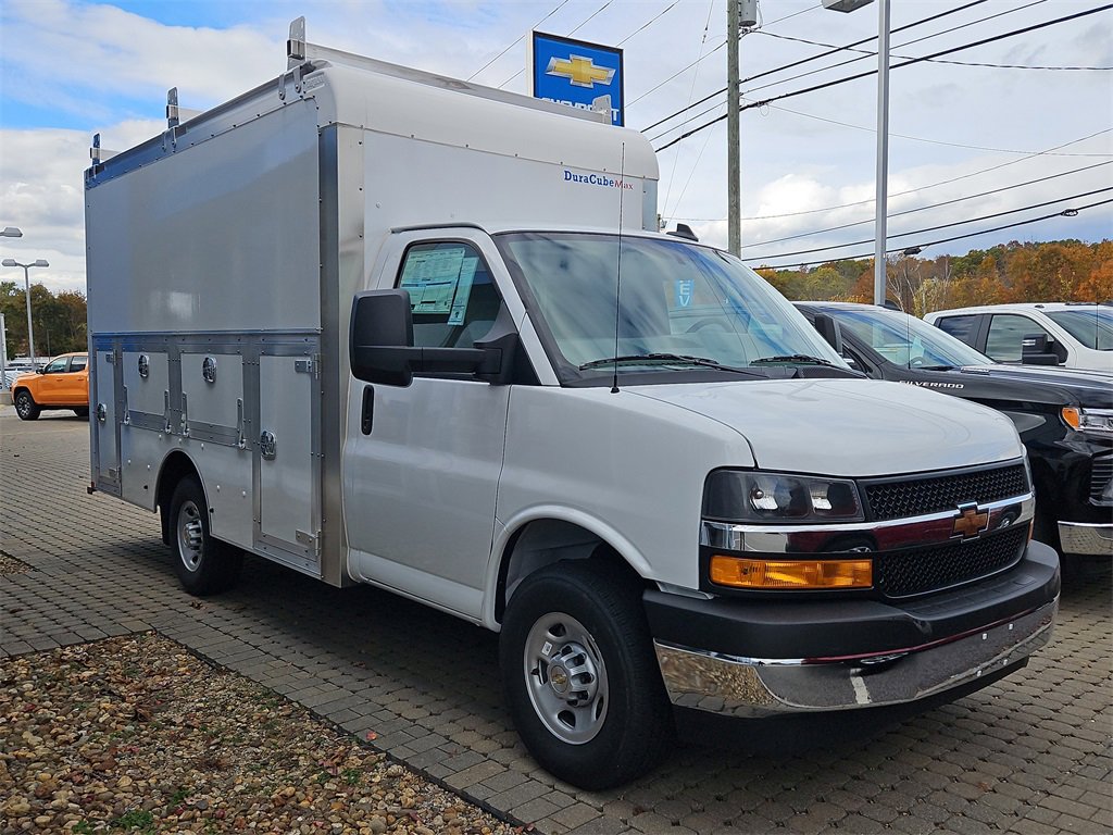 New 2025 Chevrolet Express 3500 w/ Power Convenience Package image 2
