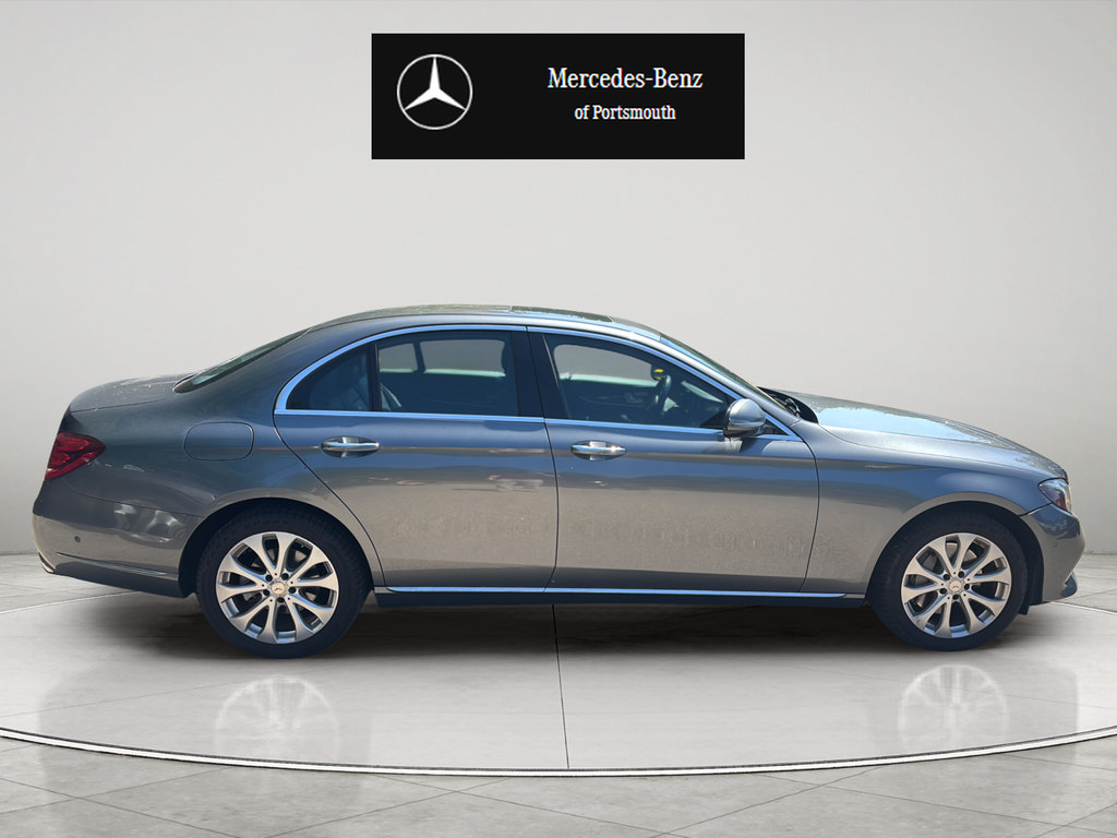 Used 2017 Mercedes-Benz E 300 4MATIC image 6