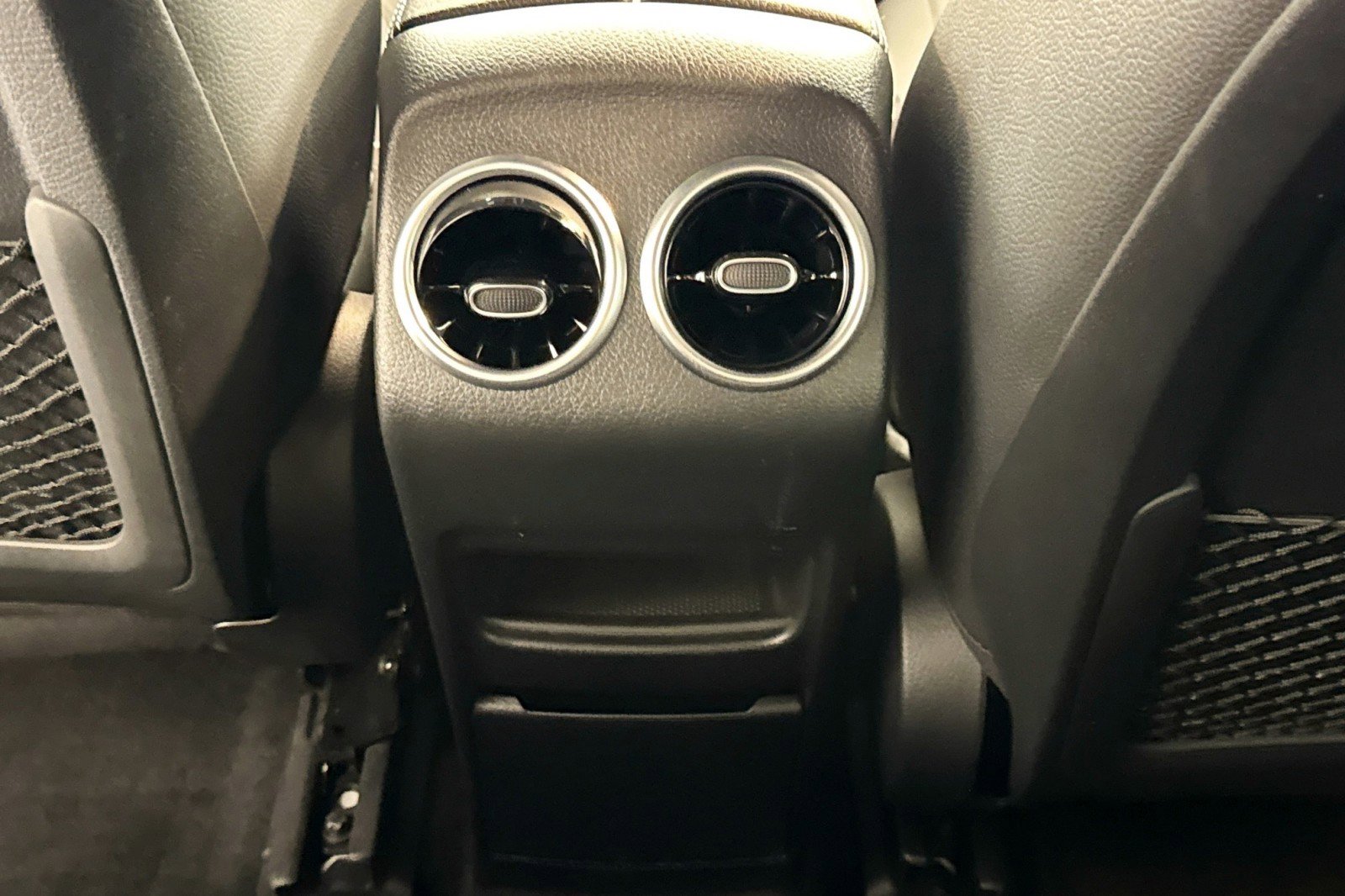 Used 2023 Mercedes-Benz EQB 300 4MATIC image 23