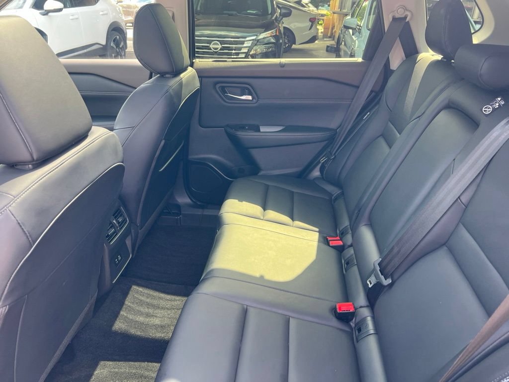 Certified 2023 Nissan Rogue SV w/ SV Premium B Package AWD/4WD image 9