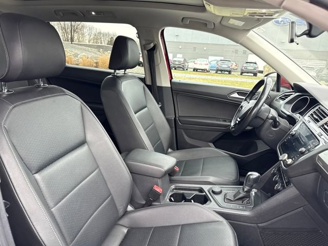 Used 2019 Volkswagen Tiguan SE w/ Panoramic Sunroof Package image 13