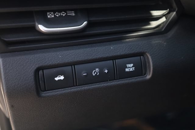 Certified 2025 Nissan Altima 2.5 SR FWD image 12