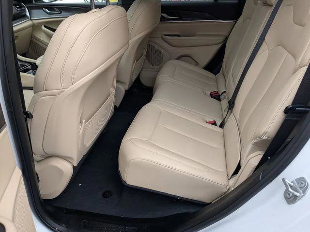 Certified 2023 Jeep Grand Cherokee Limited AWD/4WD image 23