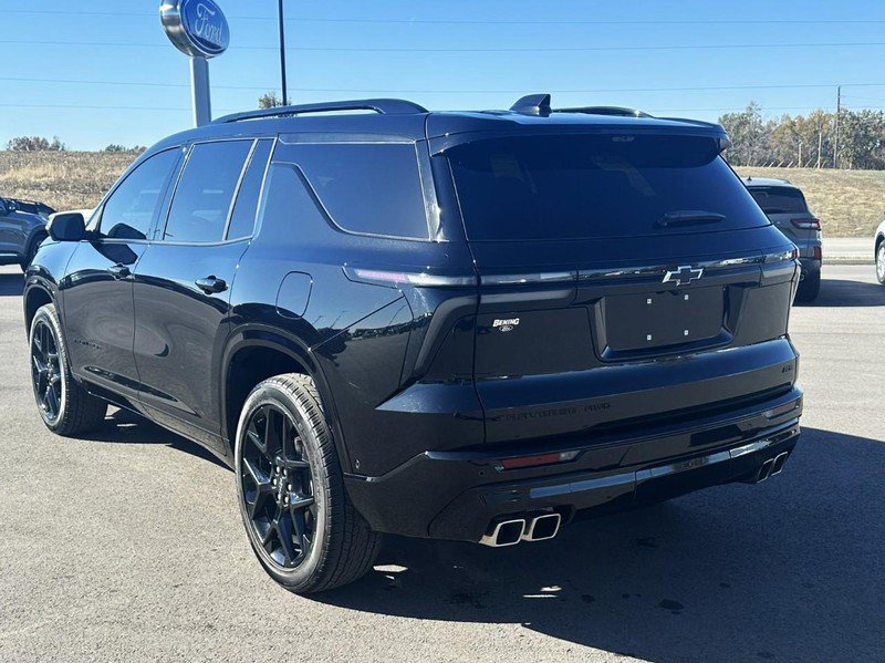 Used 2025 Chevrolet Traverse RS image 6