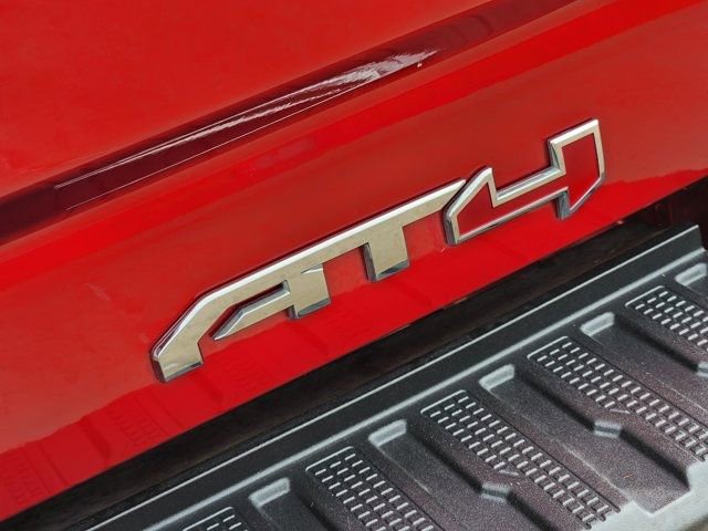Used 2024 GMC Sierra 2500 AT4 w/ AT4 Premium Plus Package image 9