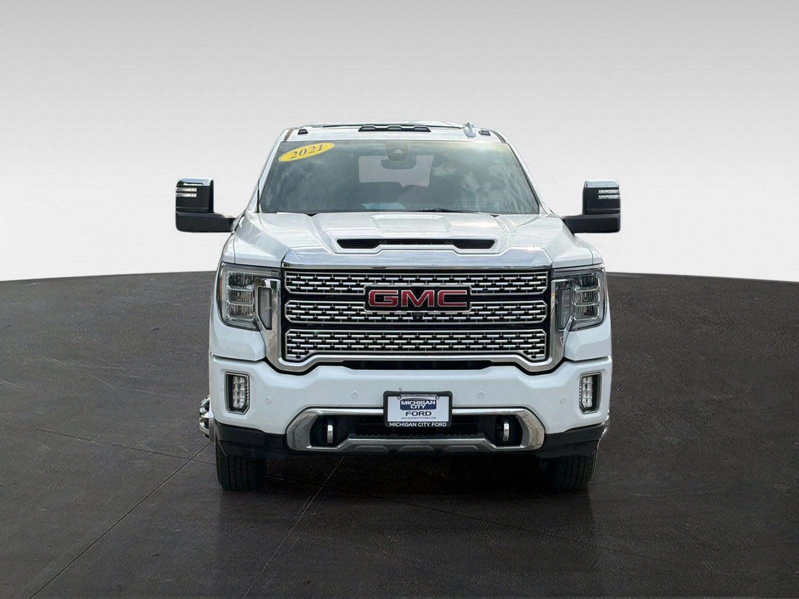 Used 2021 GMC Sierra 3500 Denali w/ Denali Ultimate Package AWD/4WD image 2