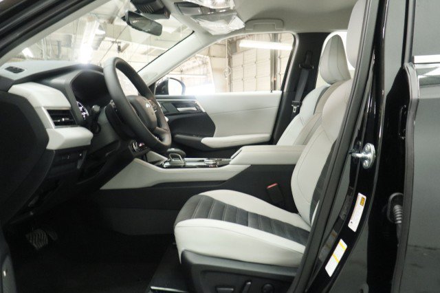 New 2026 Mitsubishi Outlander SE FWD image 6