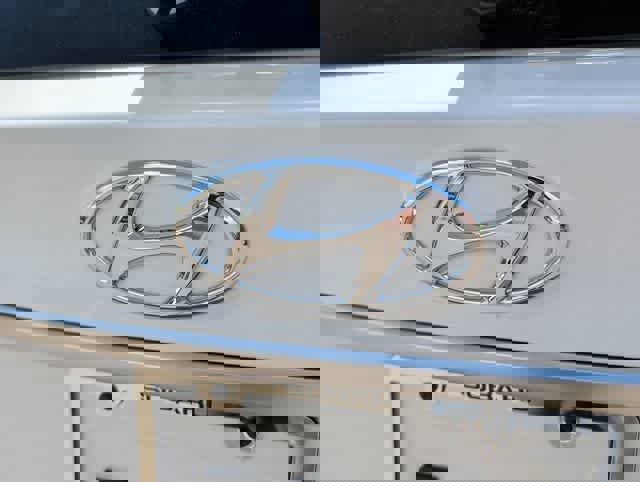 Used 2020 Hyundai Santa Fe SEL image 11