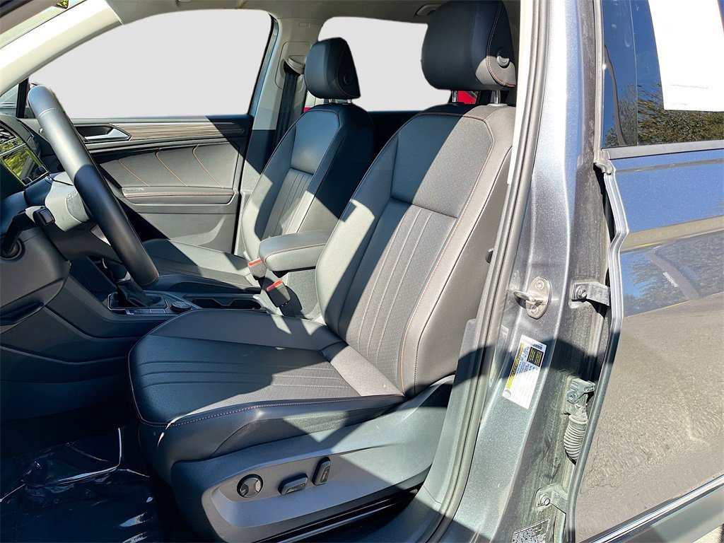 Used 2024 Volkswagen Tiguan Wolfsburg Edition image 20